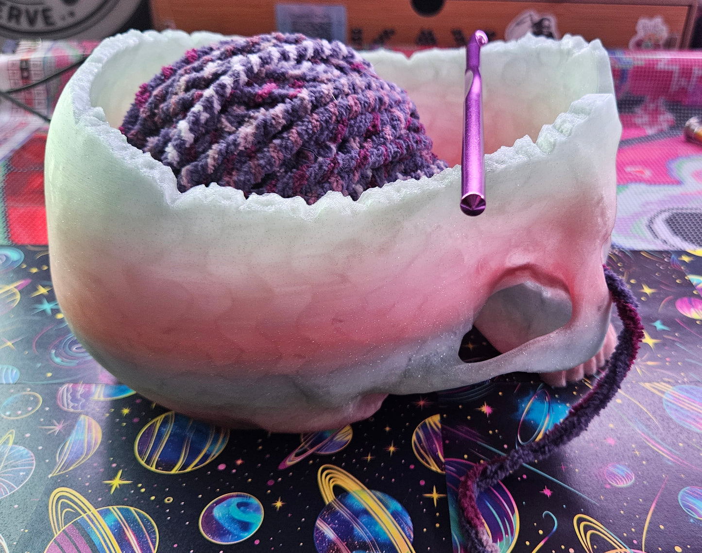 Spooky Skull Yarn Bowl, Halloween Themed Yarn Holder, 3D Printed Tangle Free Bowl Perfect for Crochet or Knitting, Unique Fiber Craft Gift