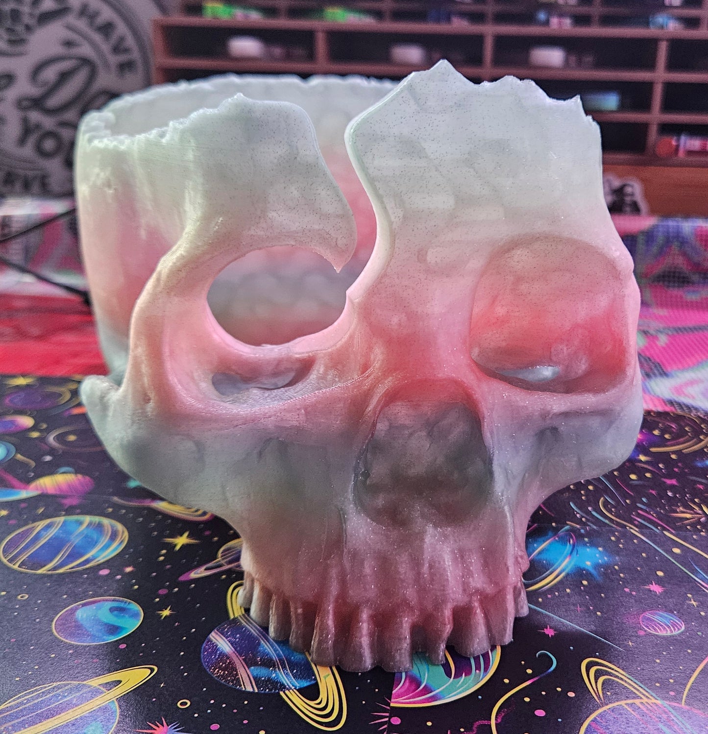 Spooky Skull Yarn Bowl, Halloween Themed Yarn Holder, 3D Printed Tangle Free Bowl Perfect for Crochet or Knitting, Unique Fiber Craft Gift