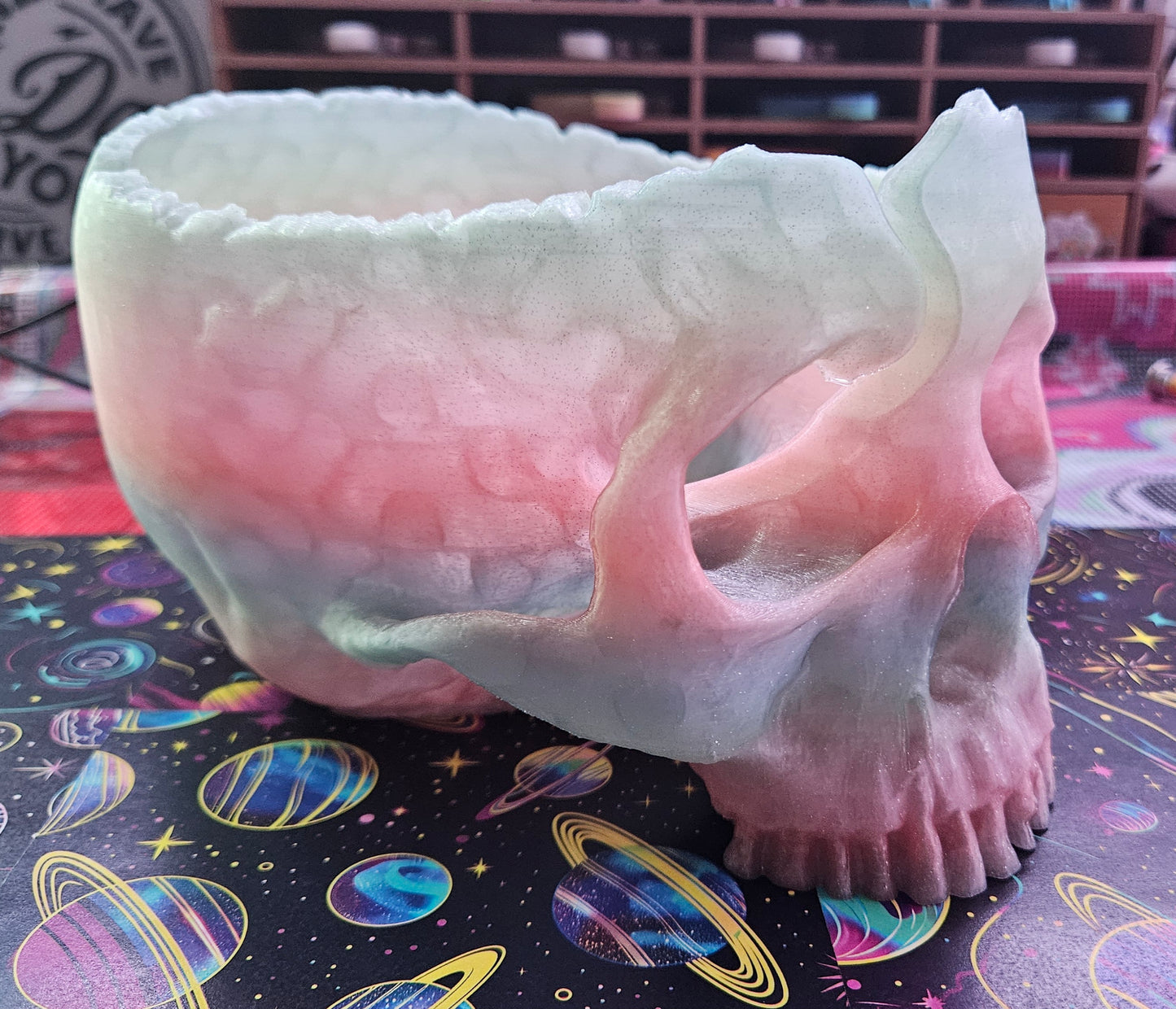 Spooky Skull Yarn Bowl, Halloween Themed Yarn Holder, 3D Printed Tangle Free Bowl Perfect for Crochet or Knitting, Unique Fiber Craft Gift
