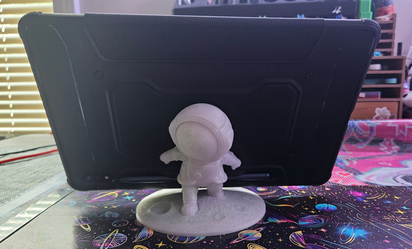 Astronaut Phone Stand, Cute Holder for Phones and Tablets, Cosmic Desk Organization, 3D Printed Desk Accessory, Space Organizer Tool
