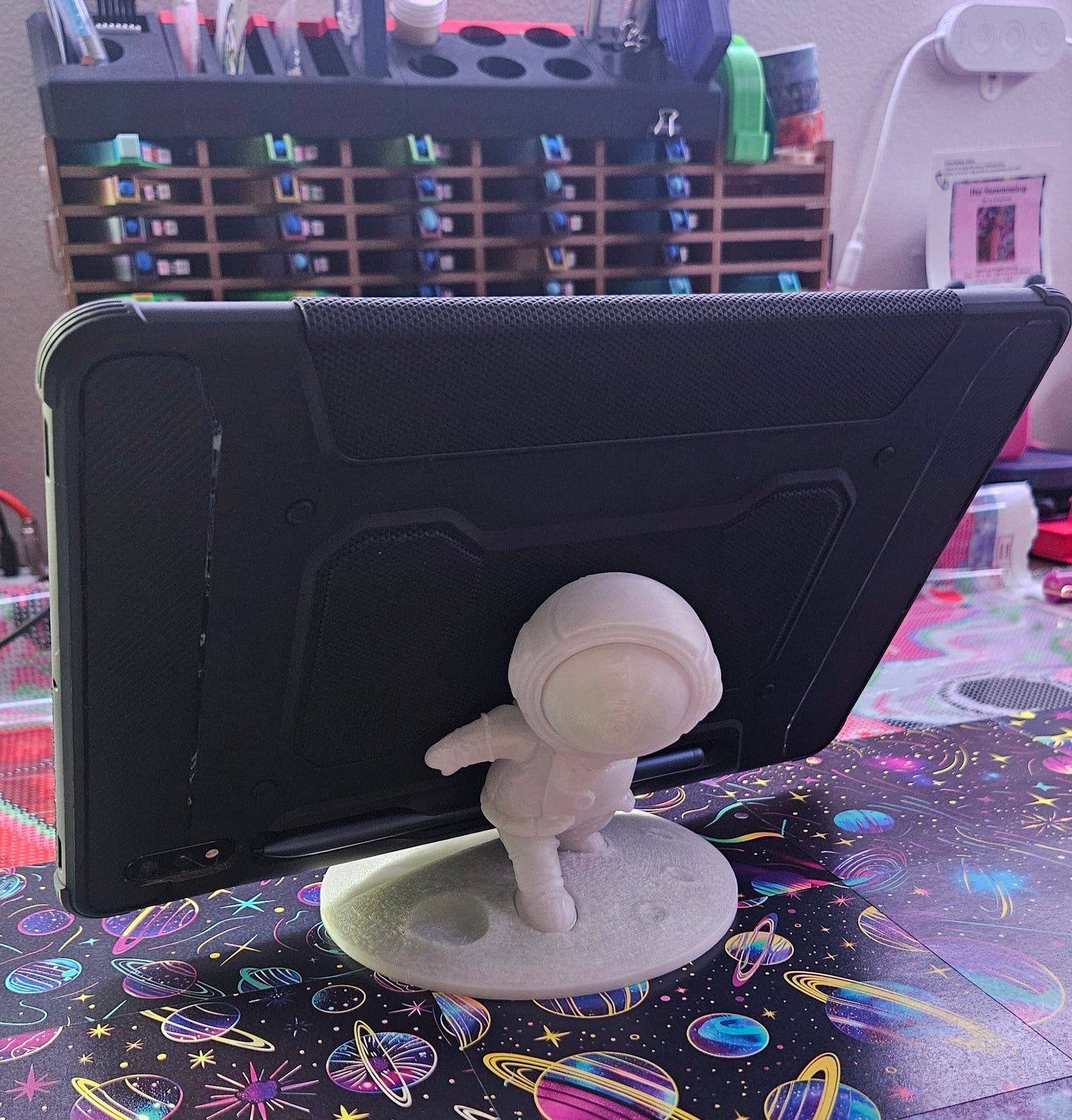 Astronaut Phone Stand, Cute Holder for Phones and Tablets, Cosmic Desk Organization, 3D Printed Desk Accessory, Space Organizer Tool