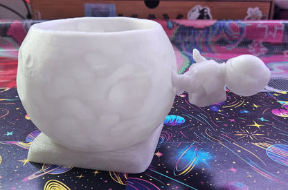 Astronaut Pen Cup Trash Drill Bin, Moon Bowl for Diamond Painting, Diamond Art Desk Accessory, Diamond Dot Pen Holder, Trash Drill Container Cosmic Crafts