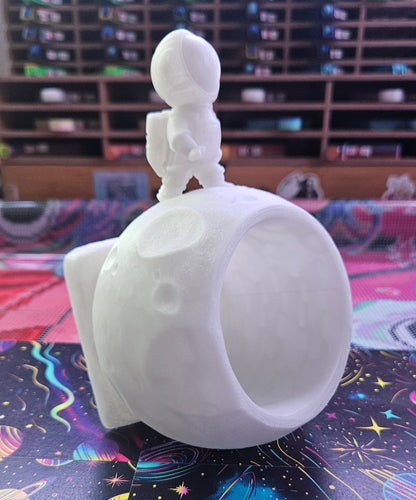 Astronaut Pen Cup Trash Drill Bin, Moon Bowl for Diamond Painting, Diamond Art Desk Accessory, Diamond Dot Pen Holder, Trash Drill Container Cosmic Crafts