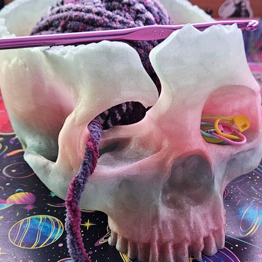 Spooky Skull Yarn Bowl, Halloween Themed Yarn Holder, 3D Printed Tangle Free Bowl Perfect for Crochet or Knitting, Unique Fiber Craft Gift