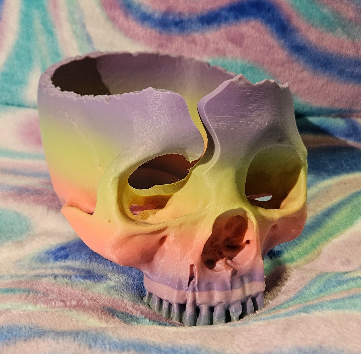 Spooky Skull Yarn Bowl, Halloween Themed Yarn Holder, 3D Printed Tangle Free Bowl Perfect for Crochet or Knitting, Unique Fiber Craft Gift