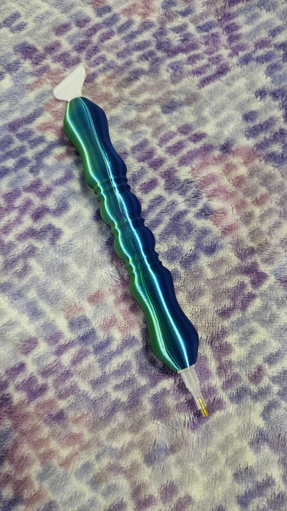 3D Printed Diamond Painting Pen, Carved 4 Wood Style, E-Painter Version Available, Lightweight Diamond Art Pen, Comfortable and Colorful Diamond Dot Tool, Drill Pen