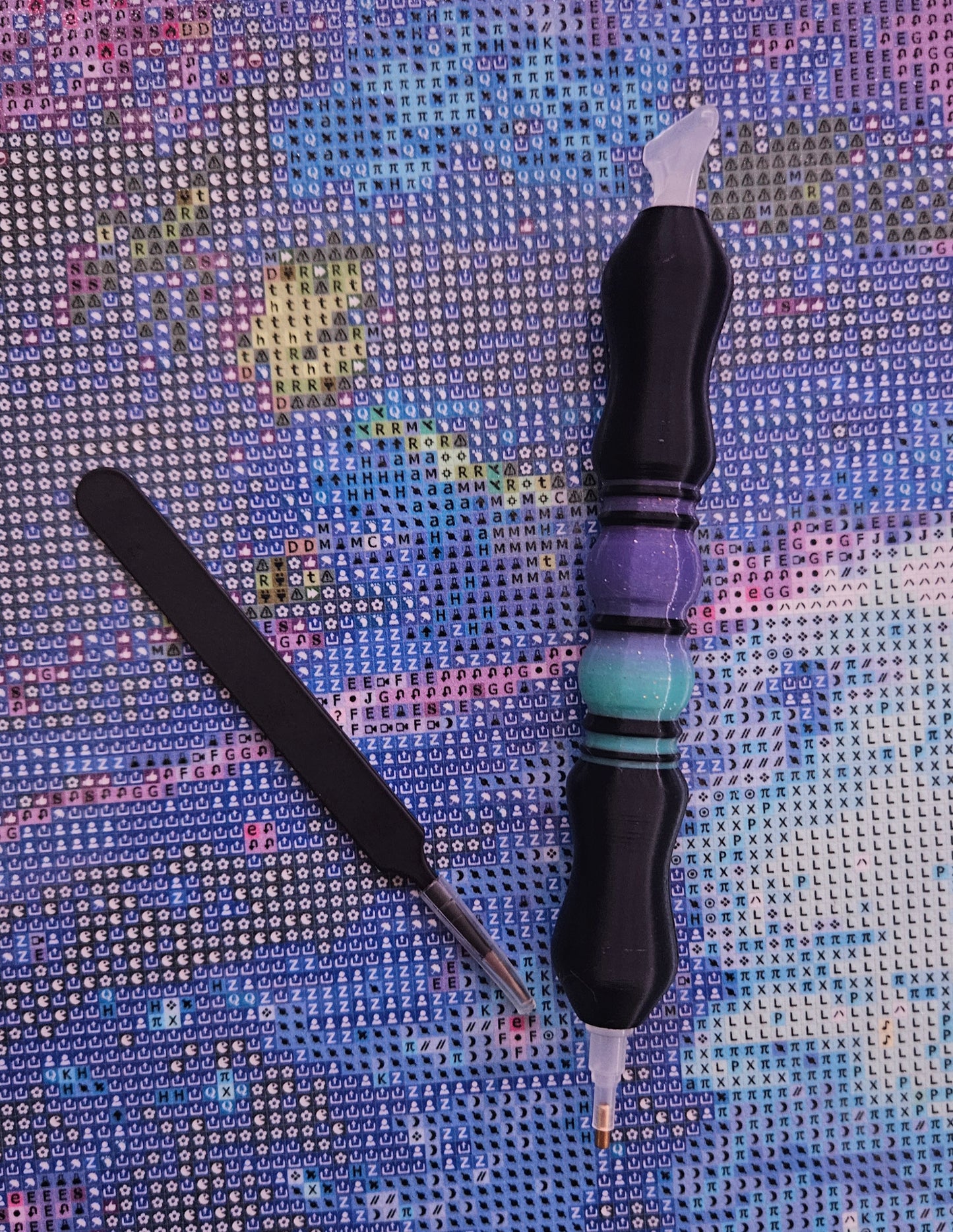 3D Printed Diamond Painting Pen, Carved 4 Wood Style, E-Painter Version Available, Lightweight Diamond Art Pen, Comfortable and Colorful Diamond Dot Tool, Drill Pen