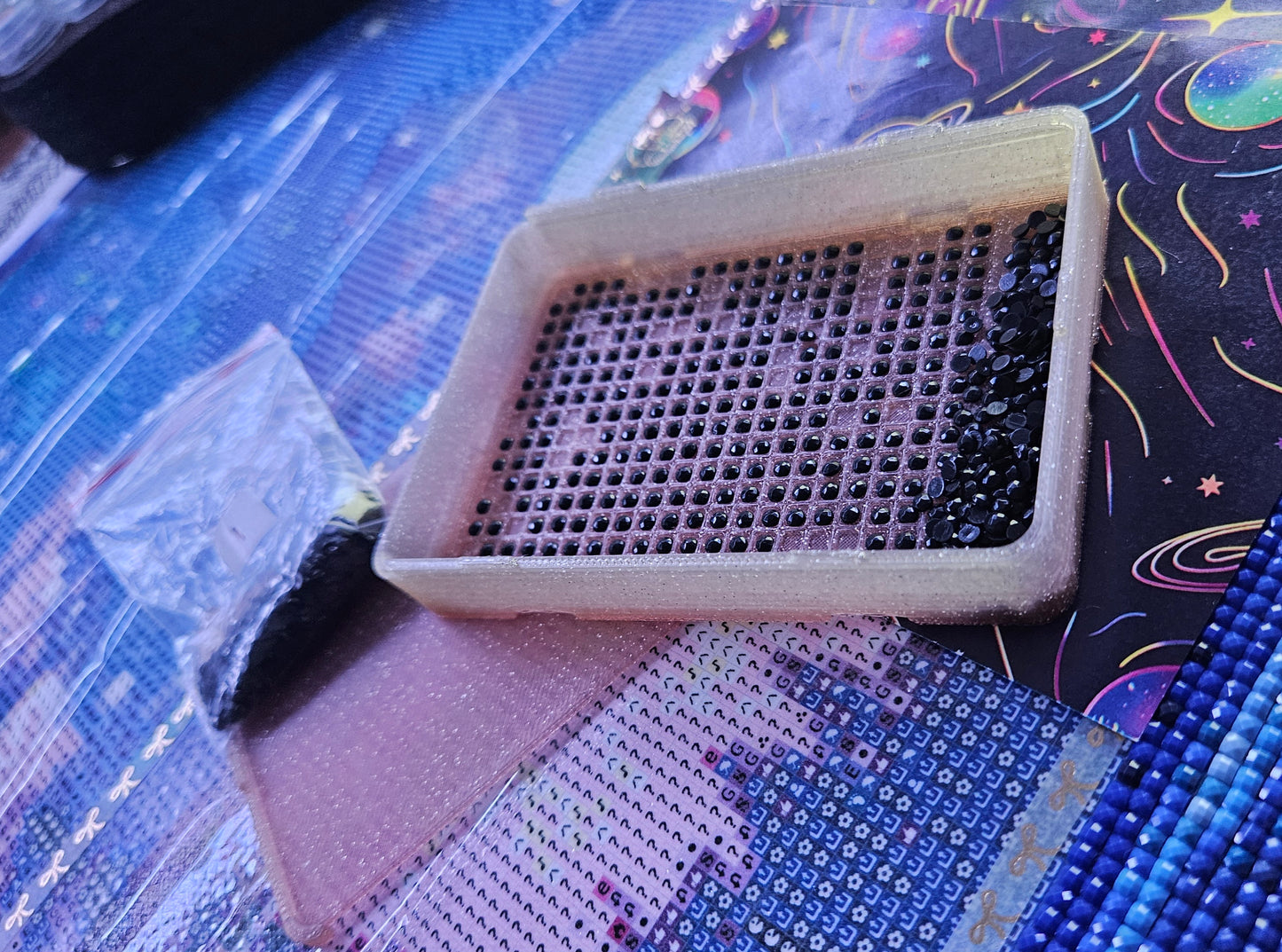 Medium Single Placer Diamond Painting Tray, 3D Printed Spout-less Drill Tray with Lid, Rhinestone Craft Organizer, STAR Series