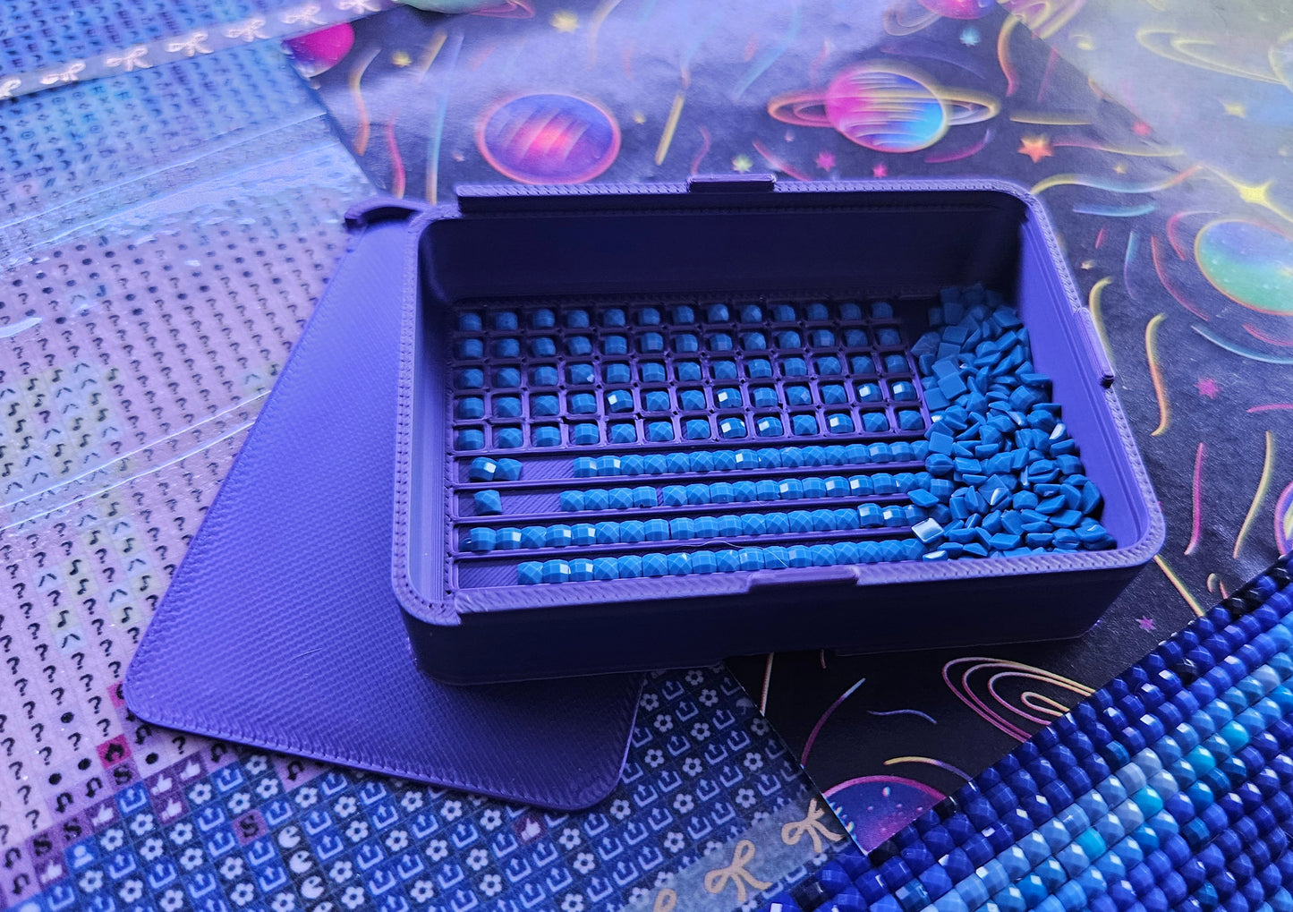 Small Diamond Painting Tray, Combo Spout-less Stacking 3D Printed Tray, Sliding Lid, Single Placer Grid + Standard Lines, STAR Series