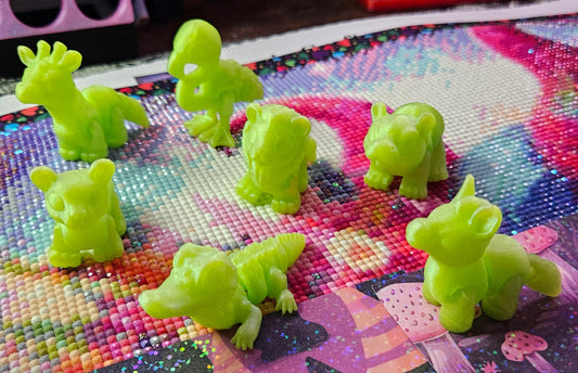 Safari Hatchling Pack, Mini Flexi Animals (Crocodile, Flamingo, Giraffe, Hippo, Lion, Zebra) Cosmic Crafts