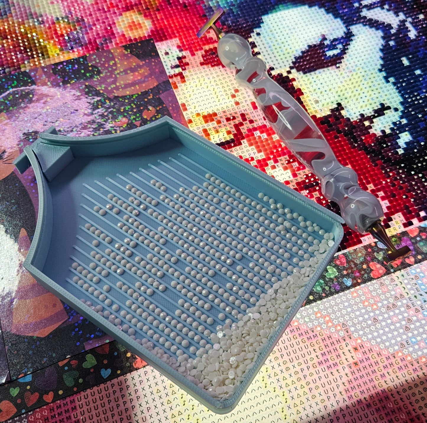 ECLIPSE Diamond Painting Tray with Lid, Spill Resistant Diamond Art Accessory, Rhinestone Craft Tool Cosmic Crafts