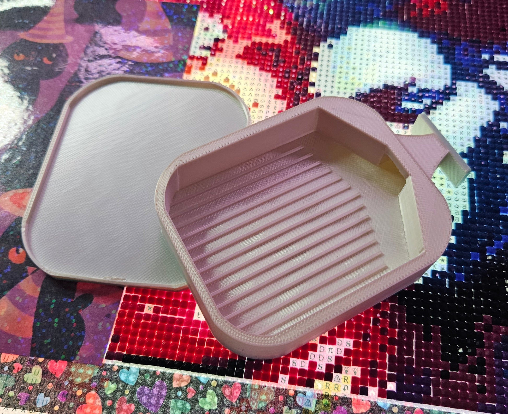 LUNA Deluxe Diamond Painting Tray, Small Rhinestone Art Tray with Snap-On Lid, Stopper and Spout Cosmic Crafts