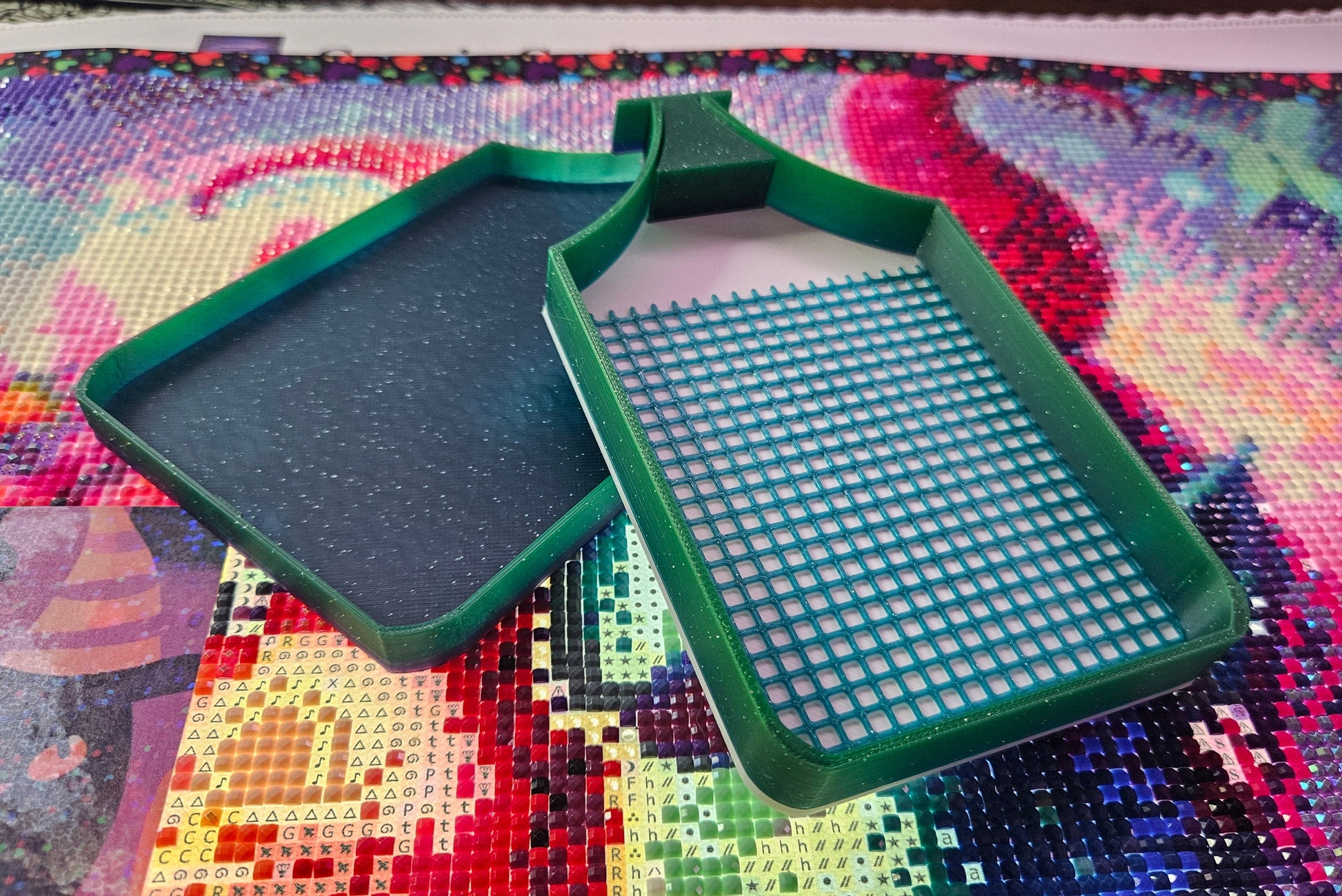 Multi-Color Orbit SNAP Single Placer Diamond Art Tray, Holographic Rhinestone Tool with Snap-On Lid, Diamond Painting Accessories Cosmic Crafts