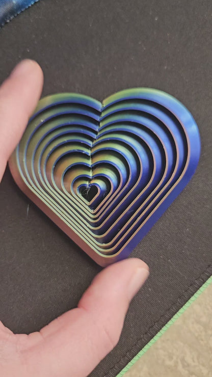 3D Printed Heart Fidget Toy, Perfect Desk Novelty Gift, Colorful Moving Heart Toy for Older Kids and Adults, Fun Flexi Fidget