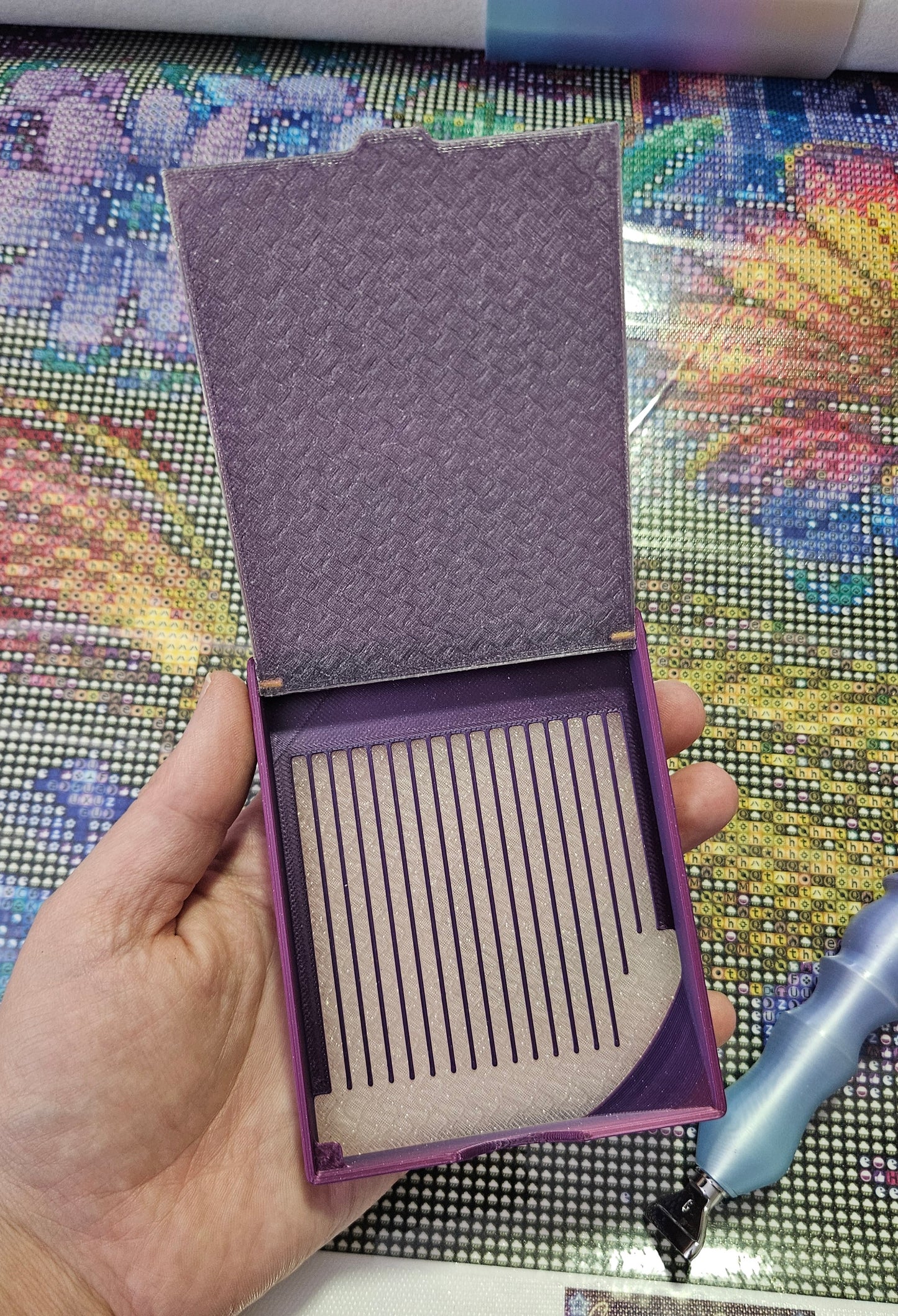 FLIP Dual Color Diamond Art Tray with Flip Lid & Sloped Spout, 3D Printed Drill Tray, Unique Diamond Painting Tool