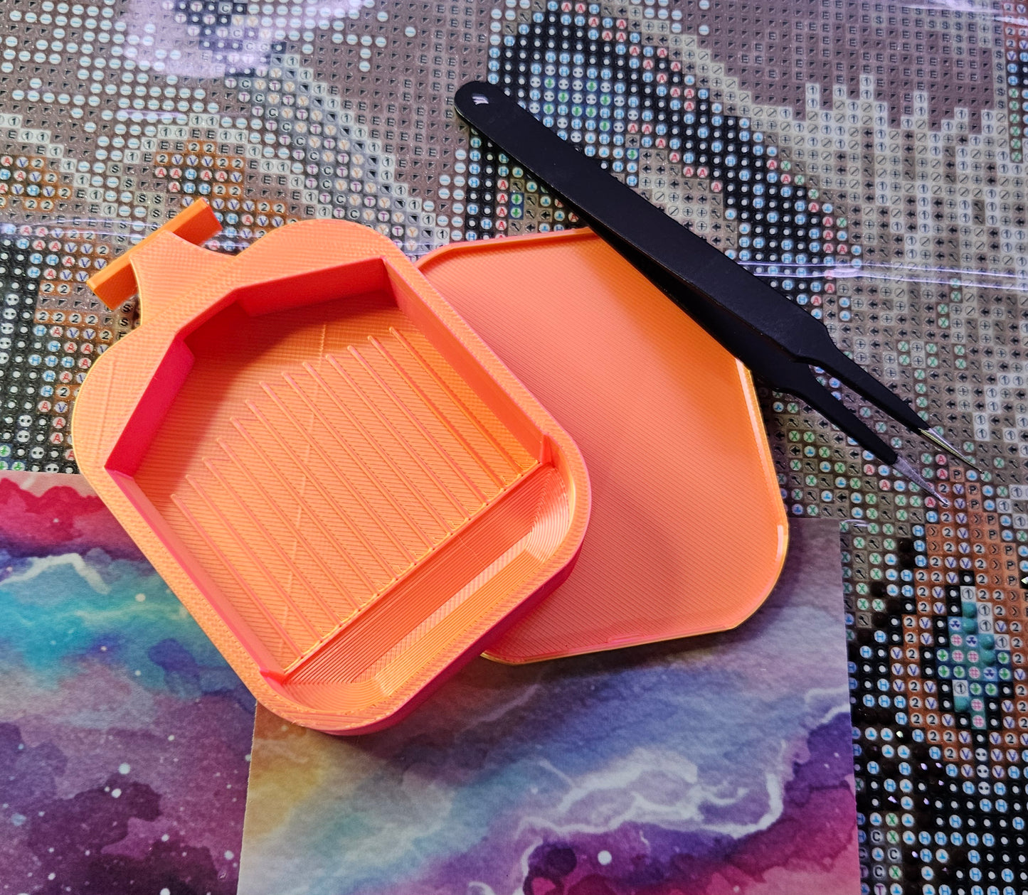 LUNA Washi Deluxe Diamond Painting Tray, Small Rhinestone Art Tray with Snap-On Lid, Stopper and Spout Cosmic Crafts