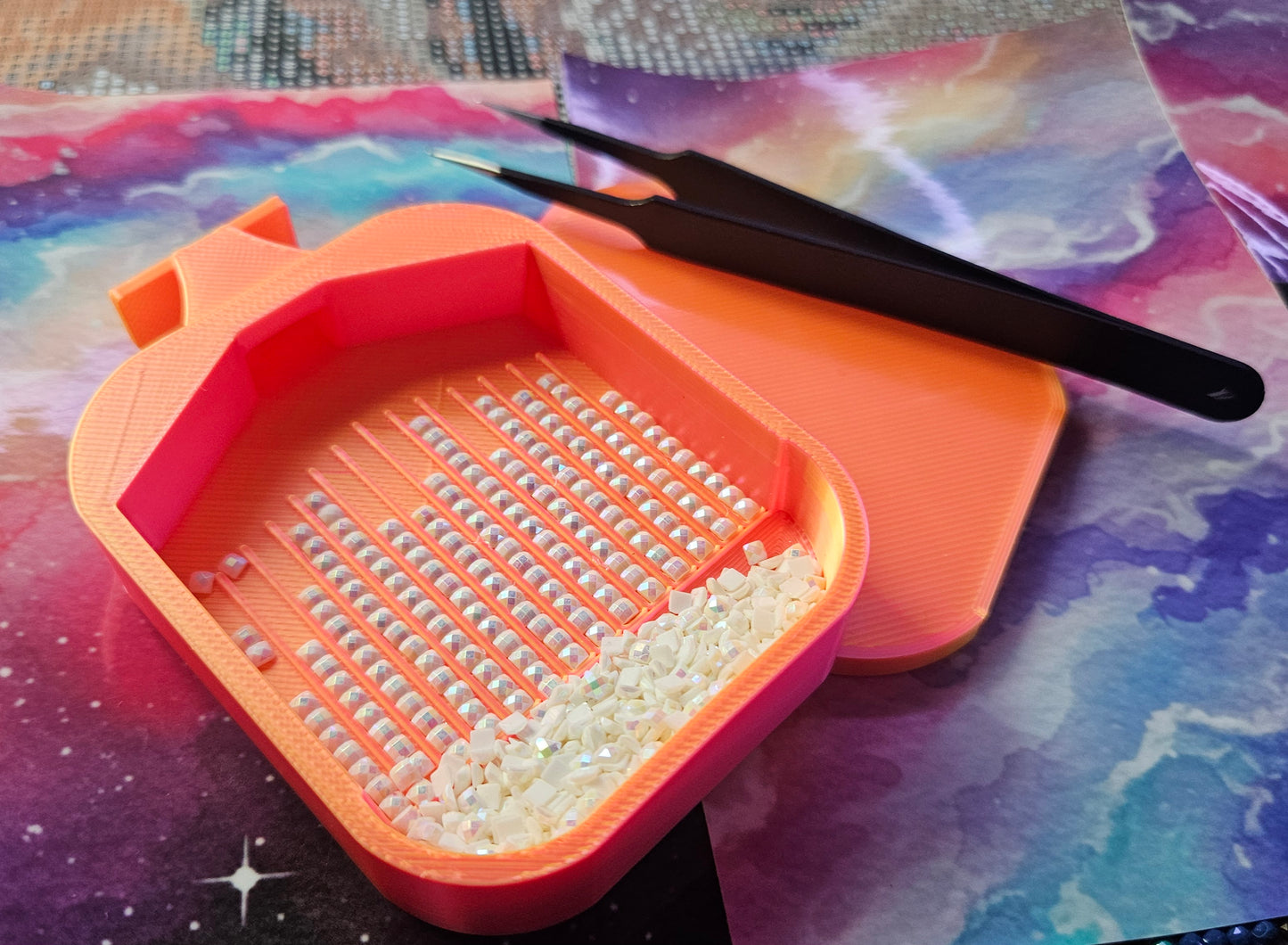 LUNA Washi Deluxe Diamond Painting Tray, Small Rhinestone Art Tray with Snap-On Lid, Stopper and Spout Cosmic Crafts