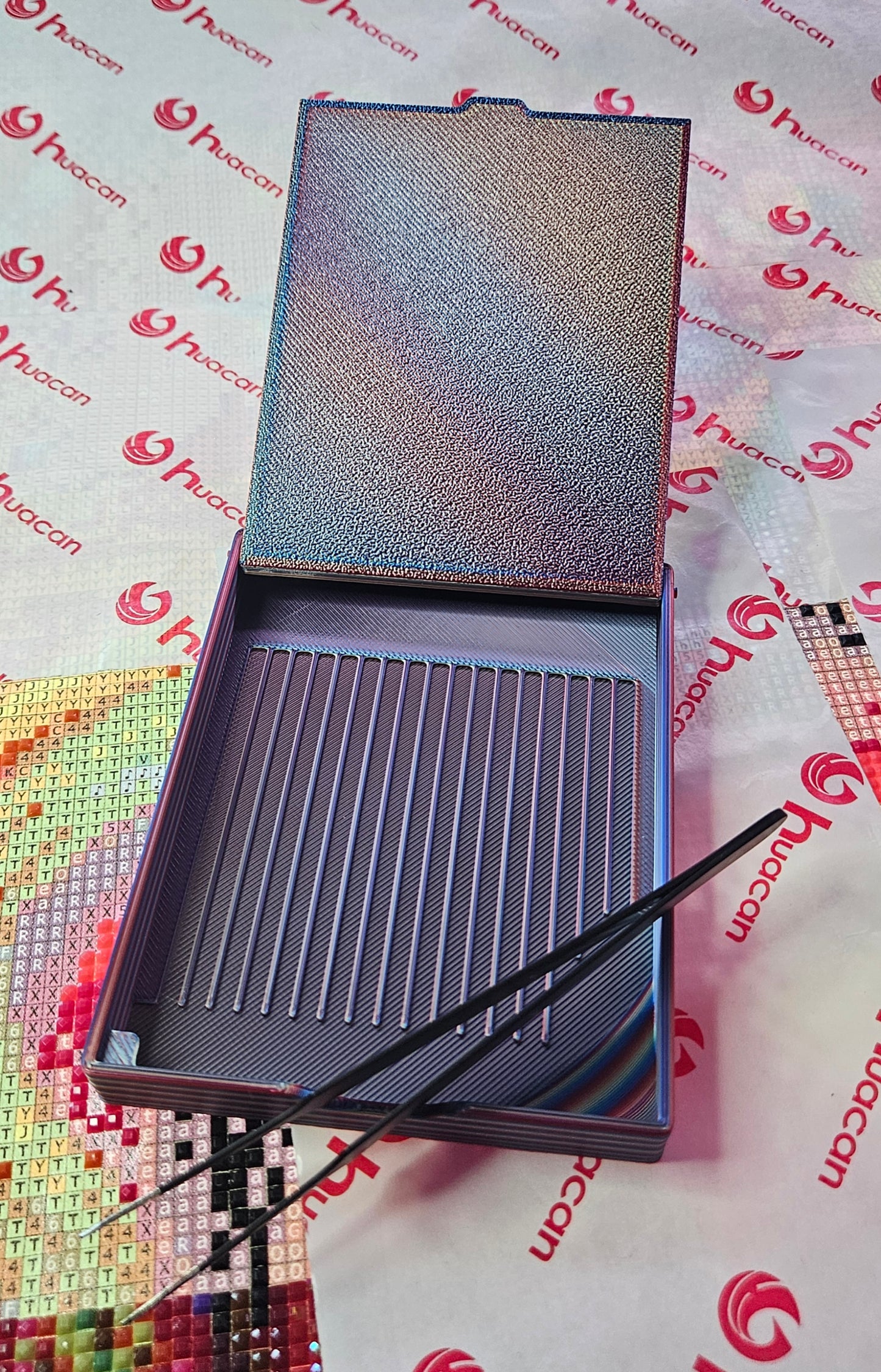 FLIP Diamond Art Tray with Flip Lid & Sloped Spout, 3D Printed Drill Tray, Unique Diamond Painting Tool