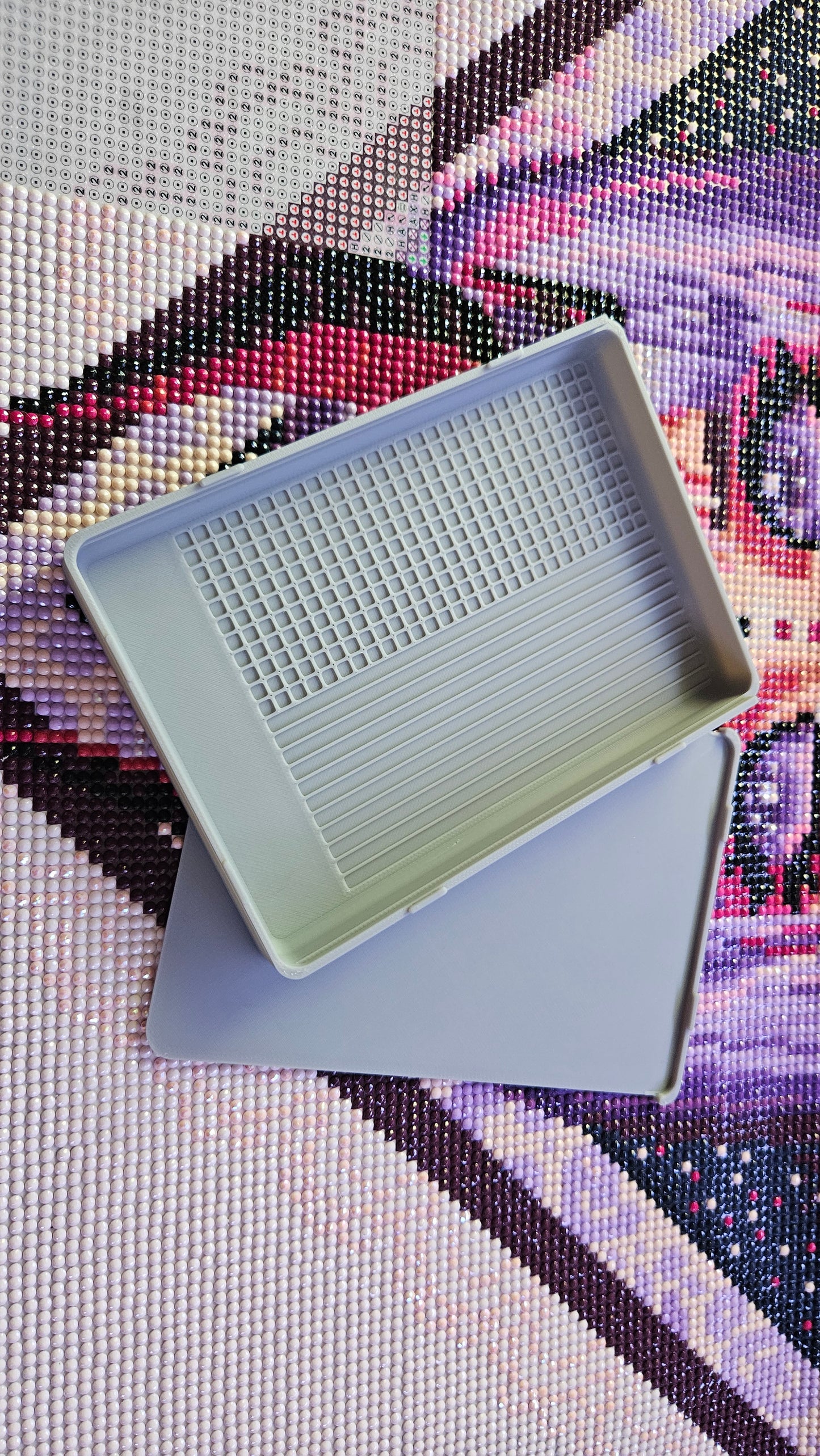 Large Diamond Painting Tray, Combo Spout-less Stacking 3D Printed Tray, Sliding Lid, Single Placer Grid + Standard Lines, STAR Series (Copy)