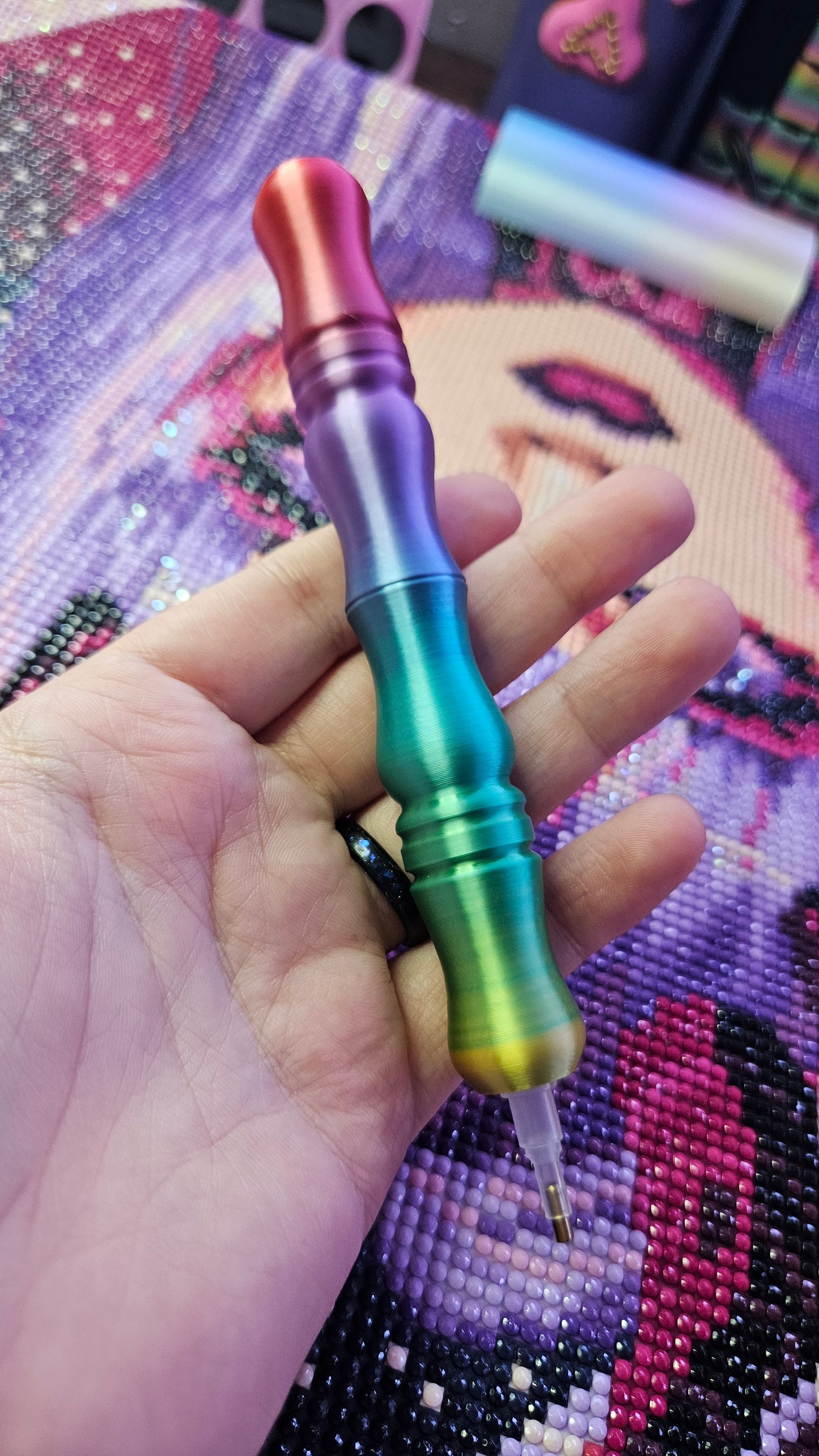 3D Printed Diamond Painting Pen, Carved 16 Wood Style, E-Painter Version Available, Lightweight Diamond Art Pen, Comfortable and Colorful Diamond Dot Tool, Drill Pen